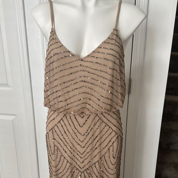 Adrianna Papell Elegant Beige Sequin Dress Size 8 - Picture 5 of 12